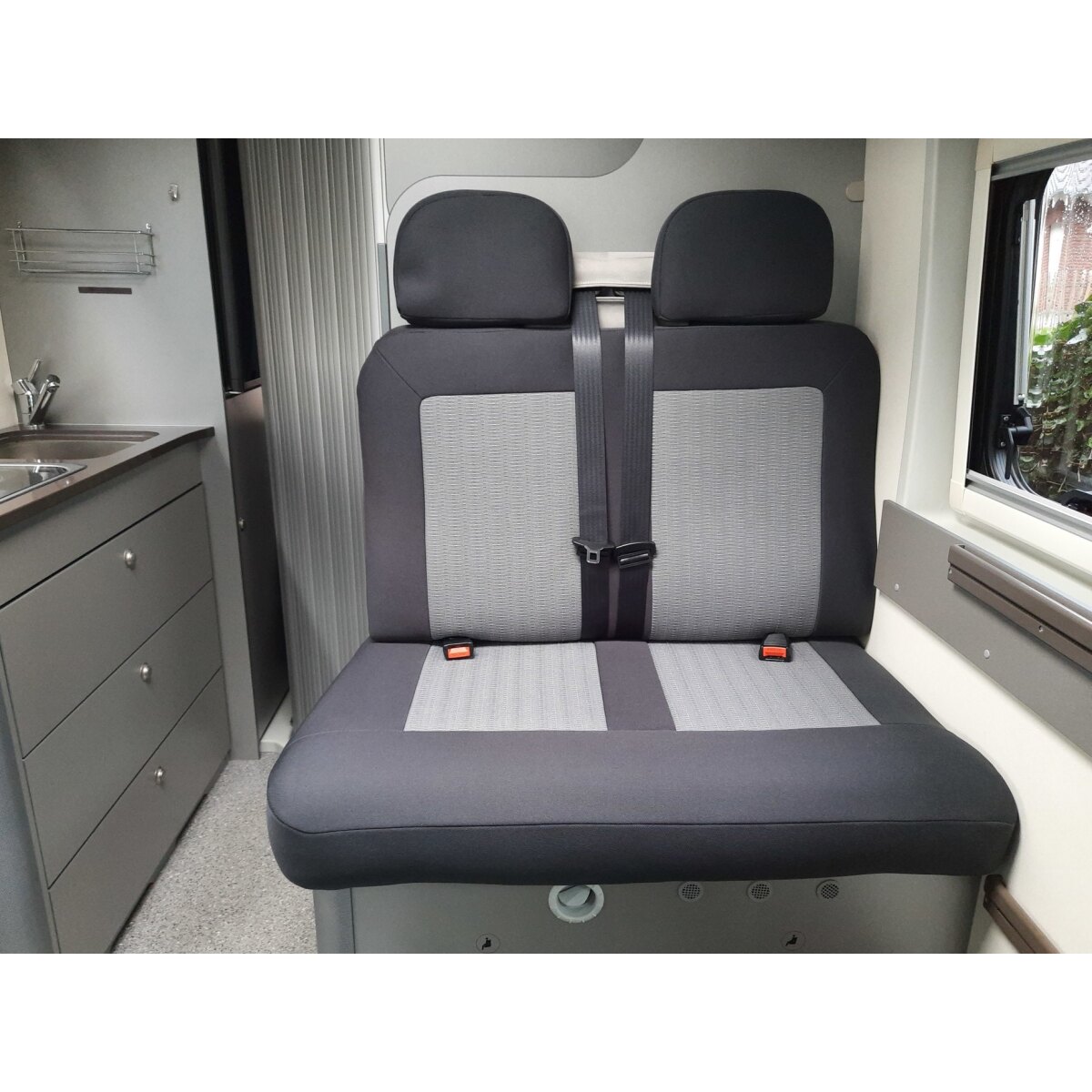 Sitzbezüge passend für Adria Wohnmobil Camper Caravan Schwarz/Rot